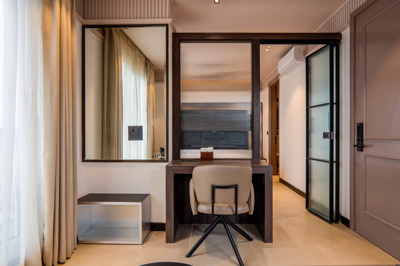 Vanity desk and mirror